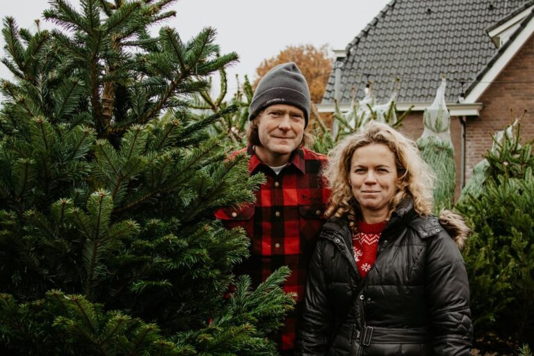 Start kerstbomenverkoop vanaf zaterdag 28 november — markt-eten in Tilburg